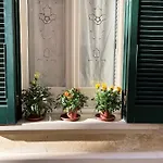 Lo Scrigno Barocco לינה וארוחת בוקר לצ'ה